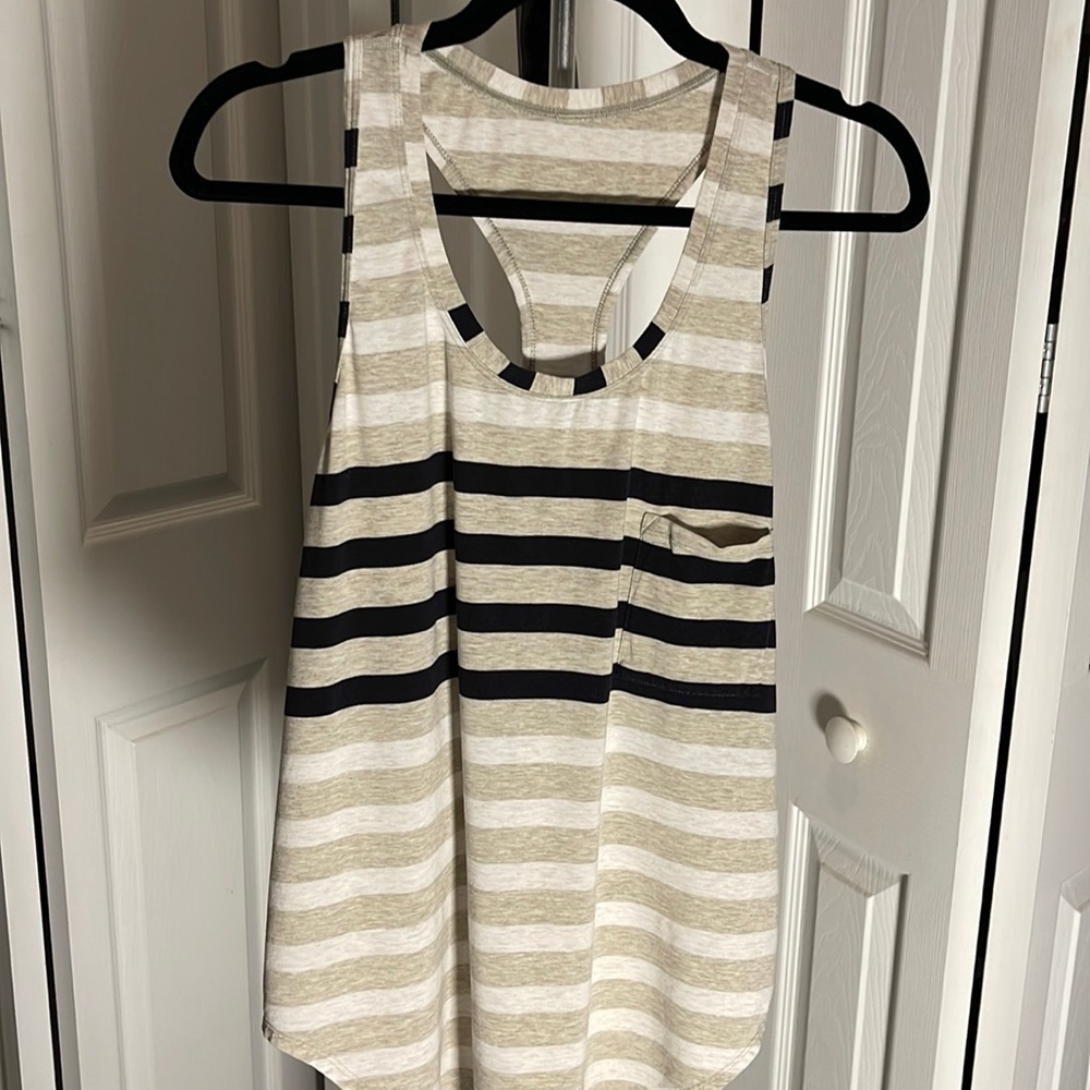 Lululemon love tank pocket - size 10
